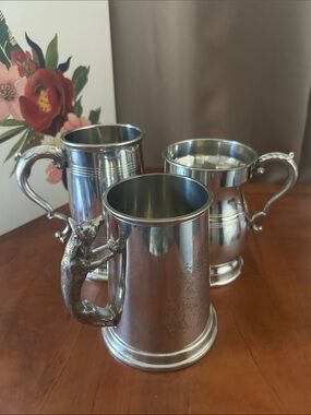 Vtg. Sheffield Pewter  Beer Mug with Bear Handle - Scrolled Foliage Home Dinin